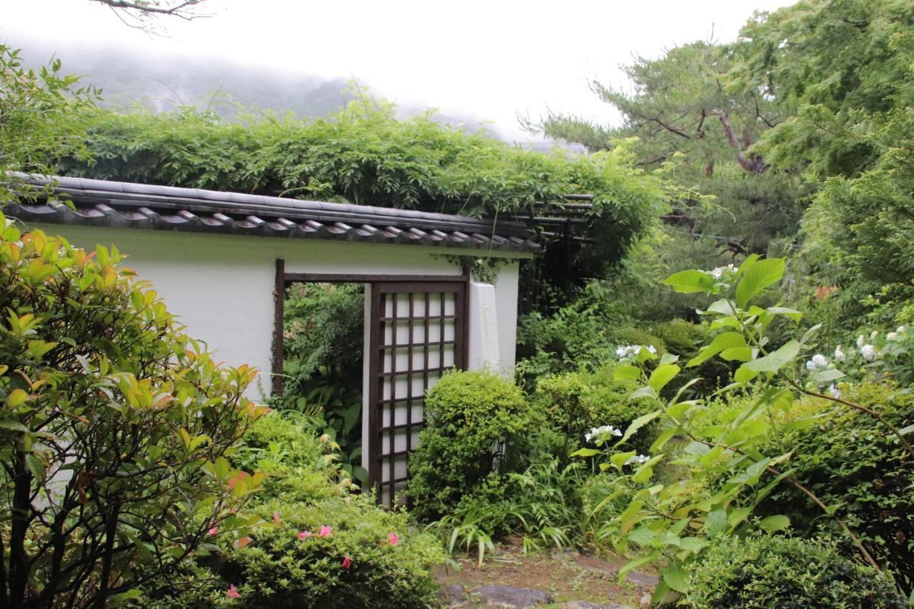 Yamaguchi House,Historic Private House With Open-Air Hot Springs Villa Хаконе Екстериор снимка